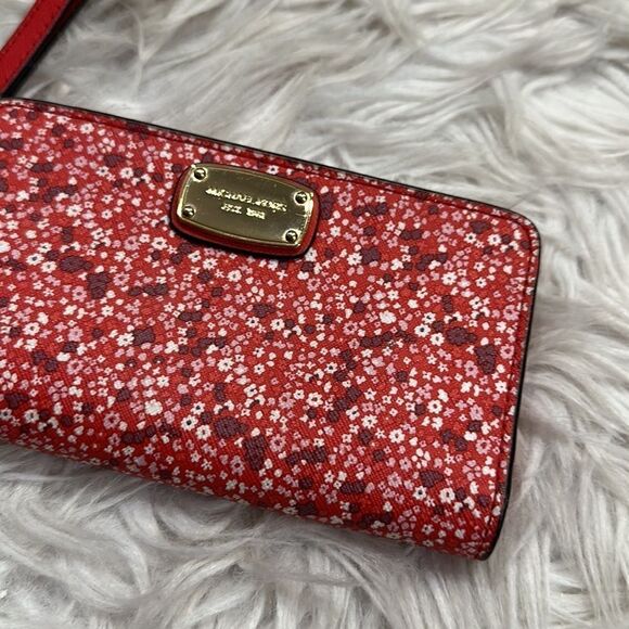 MICHAEL Kors Red Floral Wristlet Phone Tech Case - Picture 3 of 16